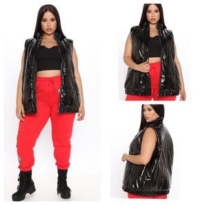 Fashion Nova Totally Invested Puffer Vest Black Size 1X NWT.
